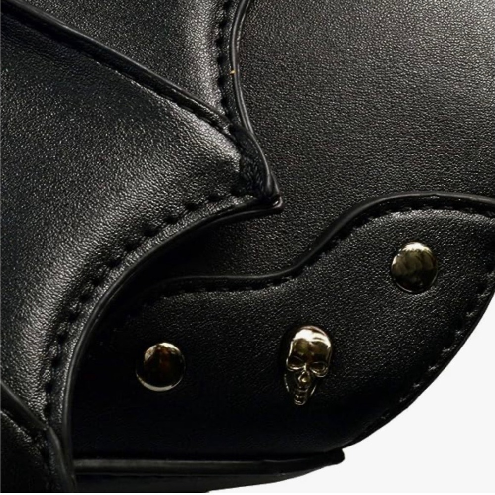 Banned Alternative Gwendolyn Batwing Handbag - Picture 6 of 10